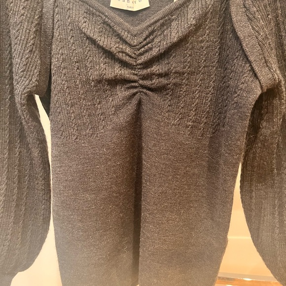 Sandro sweater 
Designer sz 2 which is a 38 or a Medium - Picture 2 of 7